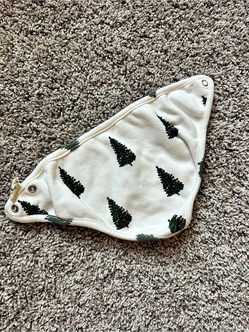 Kate Quinn Bib With Snaps Holiday Trees 100% Organic Cotton Soft New Never Worn